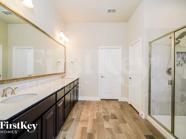 15013 Gladstone Dr — Photo 10