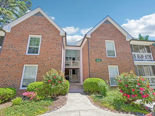 1010 Kingswood Dr APT D, Chapel Hill, NC 27517