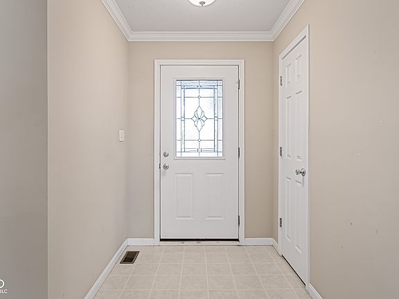 2nd image of 5924 Woodland Parks Ct