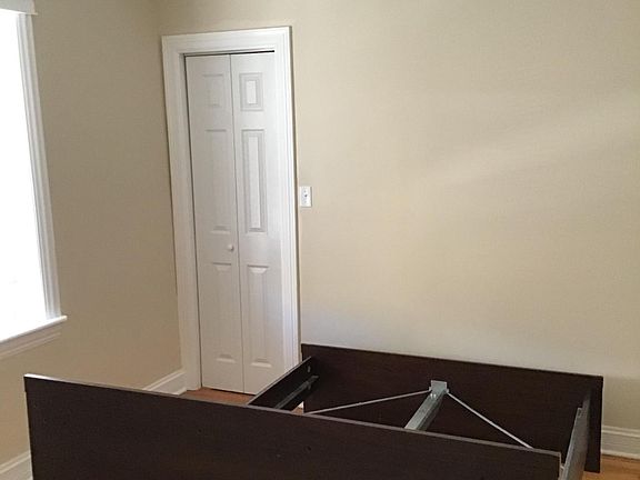 2nd image of 6321 N Sacramento Ave APT 3E