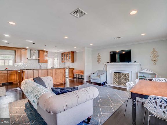 2nd image of 6639 Byrns Pl