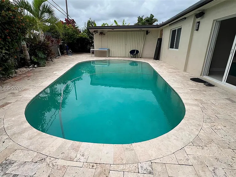 6550 SW 8th St — Photo 29