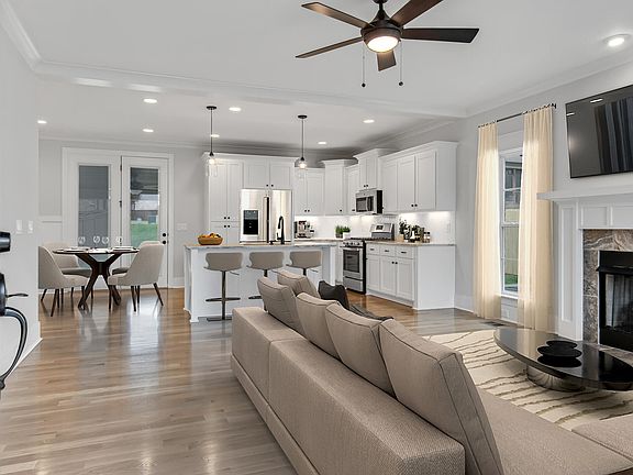 3rd image of 196 Karen Dr