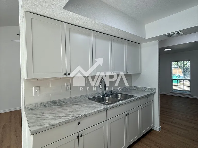 9318 Adams Hill Dr — Photo 5