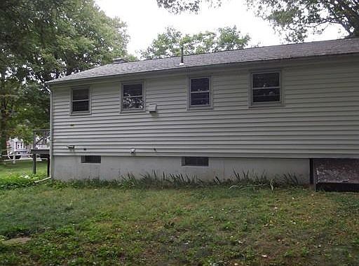 4th image of 18 Sherwood Dr