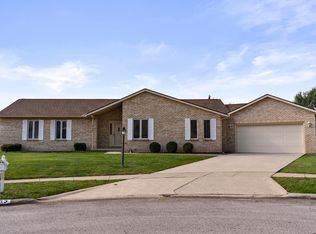 1545 Ojibwas Ct, Grove City, OH 43123
