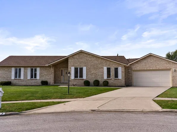 1545 Ojibwas Ct, Grove City, OH 43123