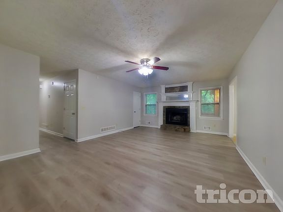2nd image of 143 Aspen Ct