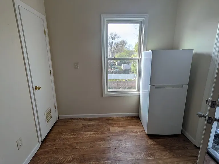 928 Hancock Ave #3L — Photo 7