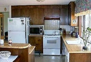 Open Kitchen & Family Area