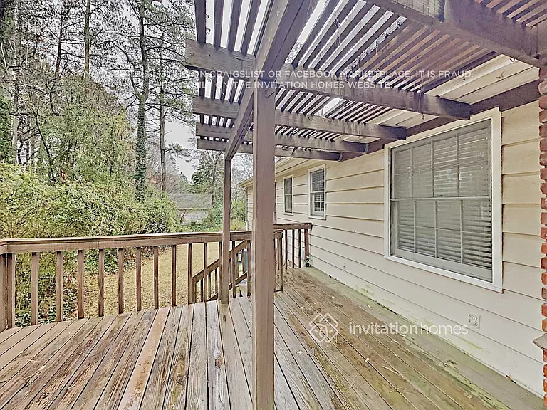 3913 Plantation Dr — Photo 17