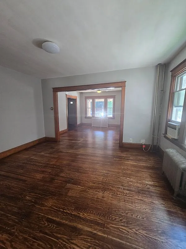 2 bed, 1.0 bath, 1152 sqft, $1,900 — Photo 3