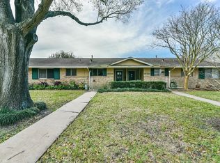 16516 Diana Ln, Houston, TX 77062