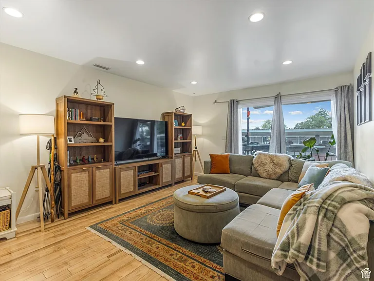 S Eastridge Ln — Photo 18