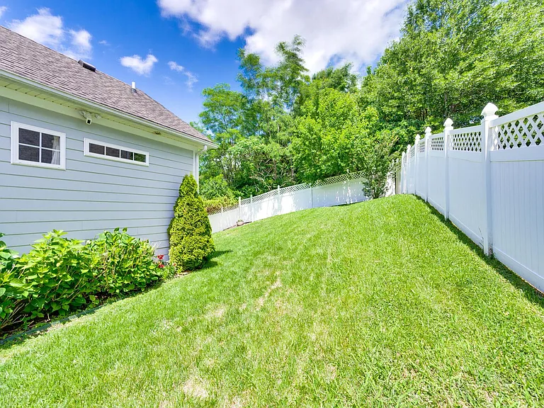 8335 Saint Danasus Dr — Photo 36