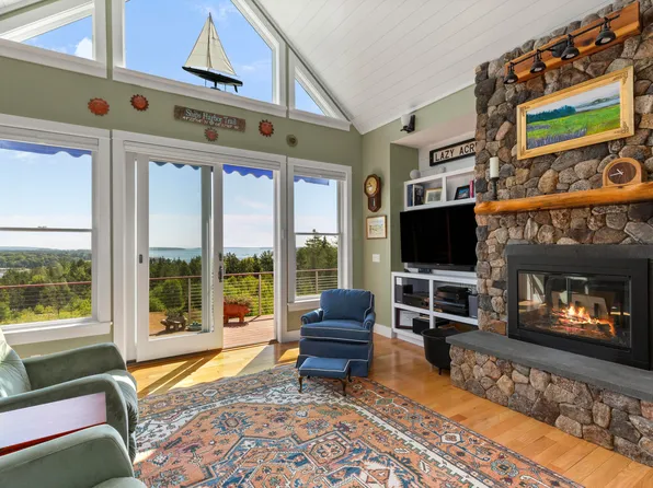 26 Eastview Lane, Southwest Harbor, ME 04679