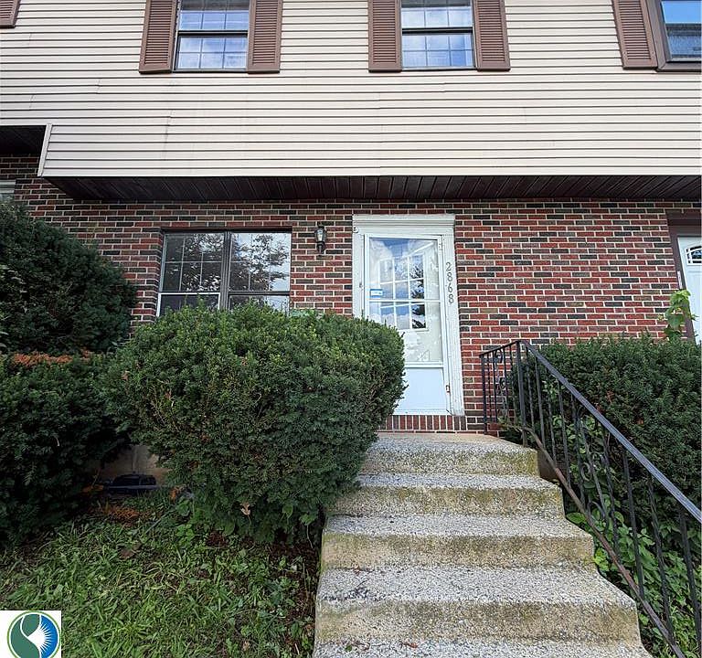 1st image of 2868 Ithaca St