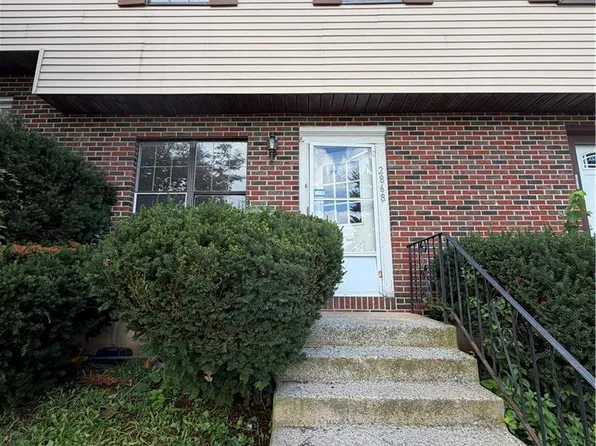 2868 Ithaca St, Allentown, PA 18103