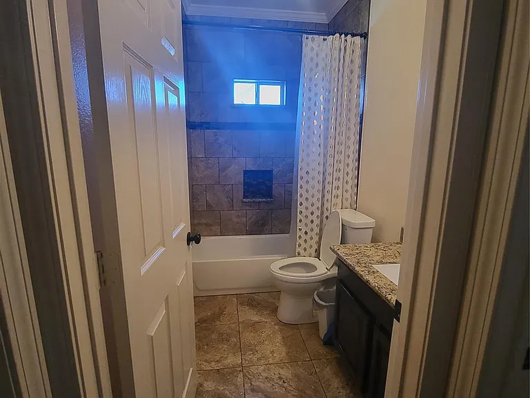 1904 Kansas St — Photo 20