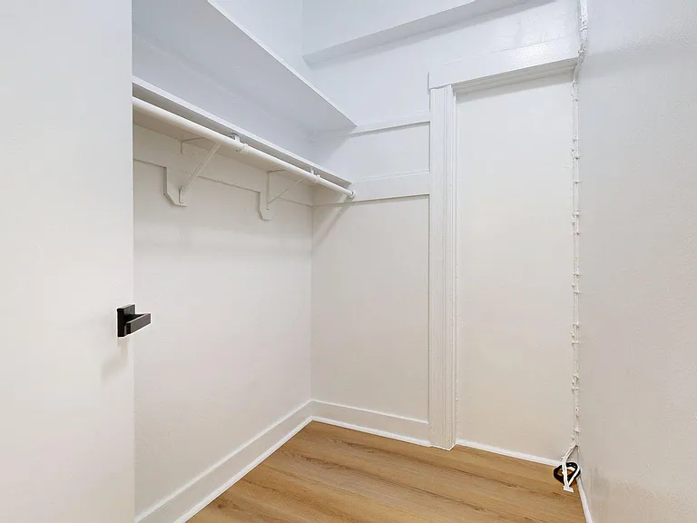 1060 Bush Street — Photo 10