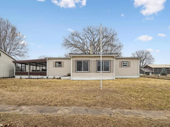 106 N 7th St, Oquawka, IL 61469