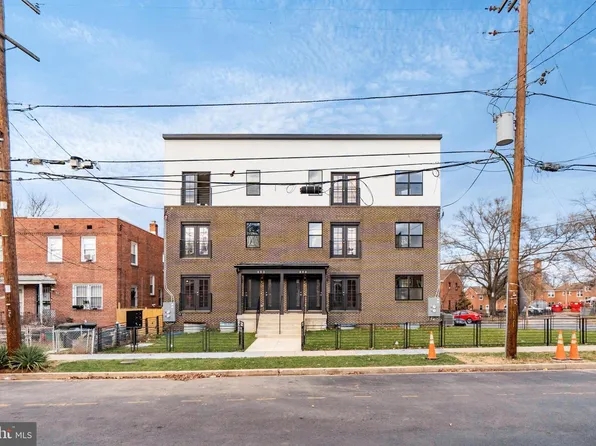 852 Xenia St SE #2, Washington, DC 20032