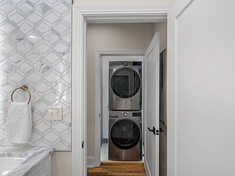 310 Arlington Ave #205 — Photo 14