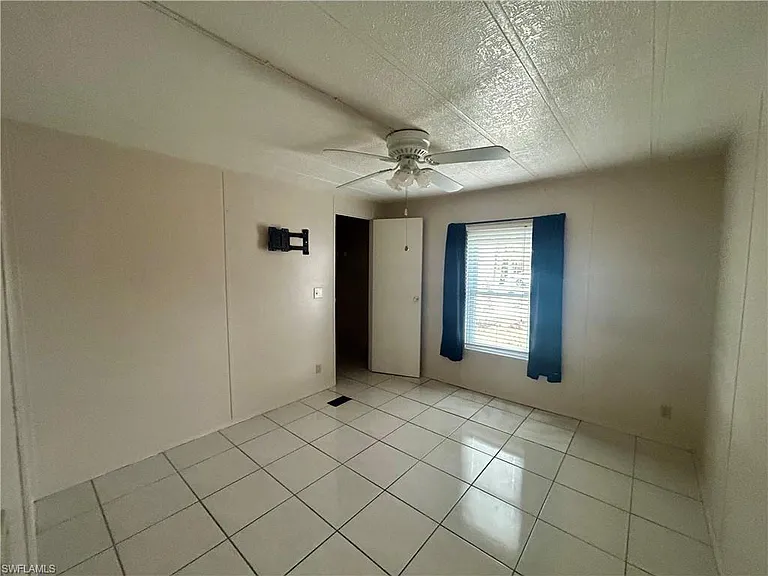 130 Grassy Key Ln #37 — Photo 12
