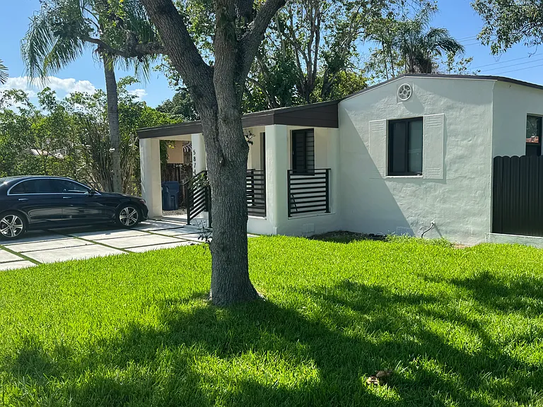 5871 SW 42nd St — Photo 12