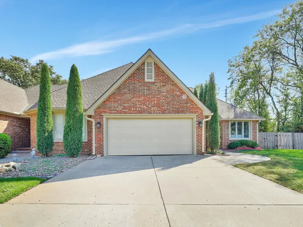 9303 E Bent Tree Cir, Wichita, KS 67226