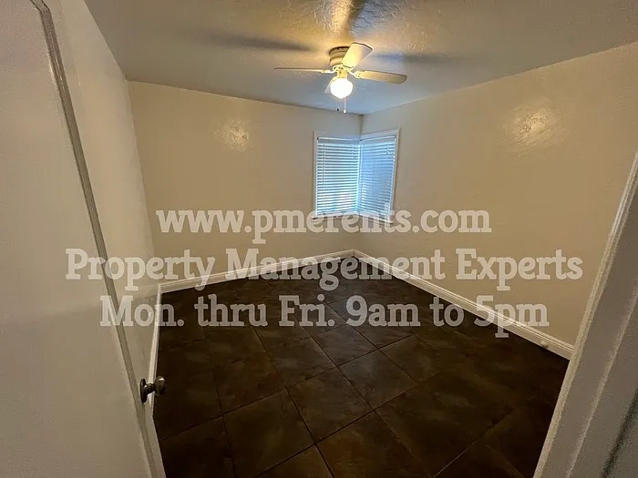 1759 Middlefield Ave — Photo 10