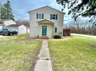 102 Nora St, Thief River Falls, MN 56701