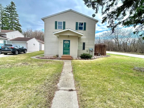 102 Nora St, Thief River Falls, MN 56701