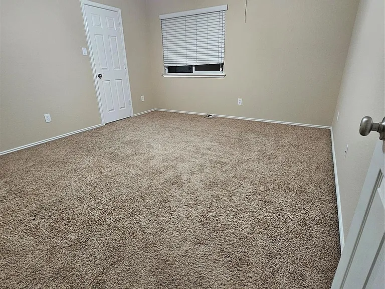 2306 Scott Dr — Photo 18