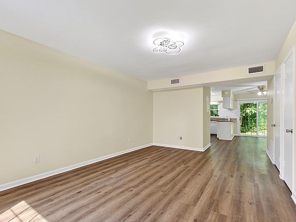3rd image of 1240 Jamestown Ct