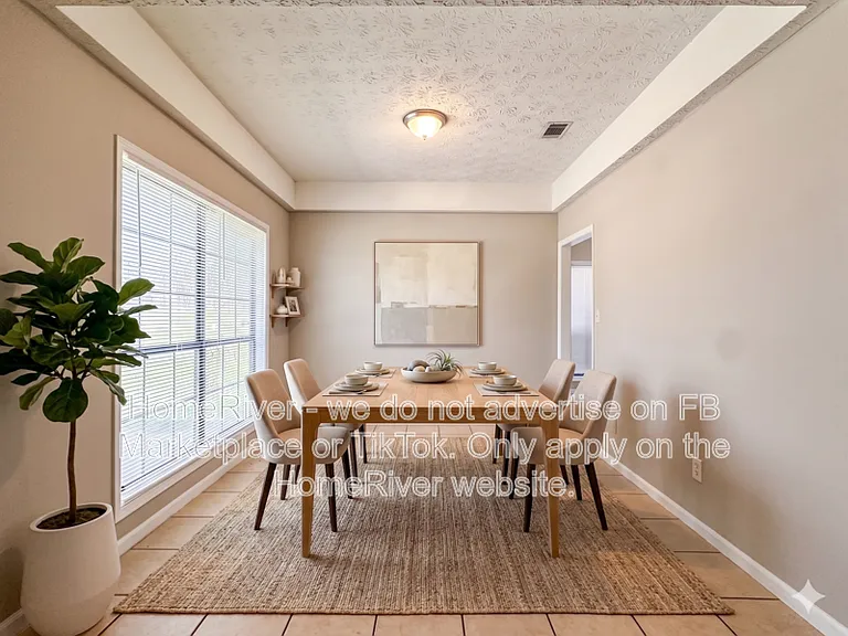 11647 Matthews Trl — Photo 3