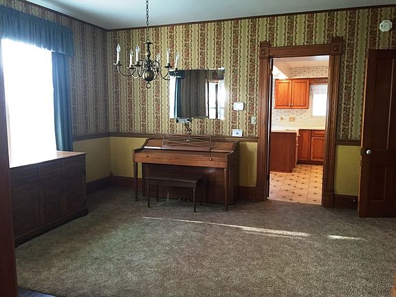 3rd image of 623 Wallace Ave