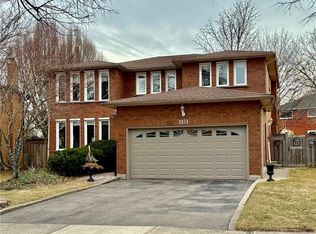 1151 Manor Rd, Oakville, ON L6M1G3