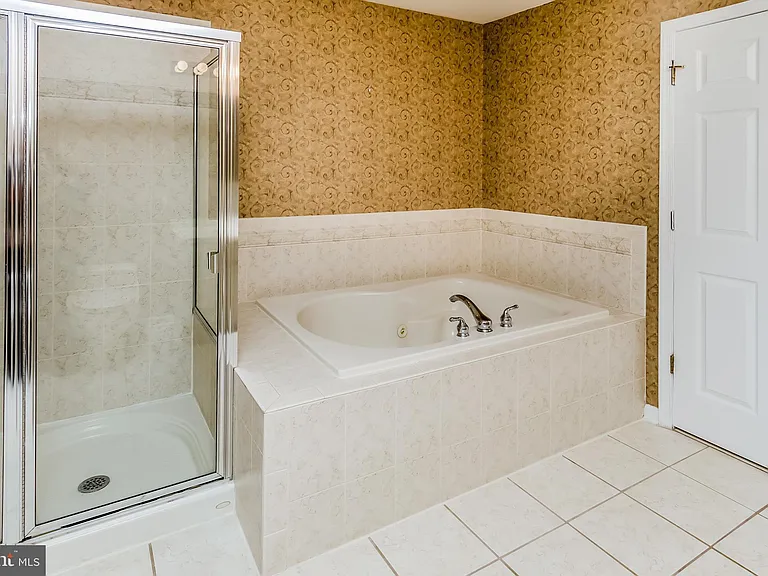 17 Lancaster Ct — Photo 26