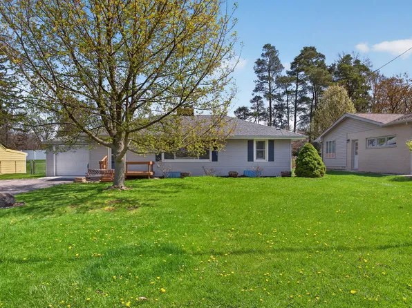 2325 Maple Dr, Jackson, MI 49203