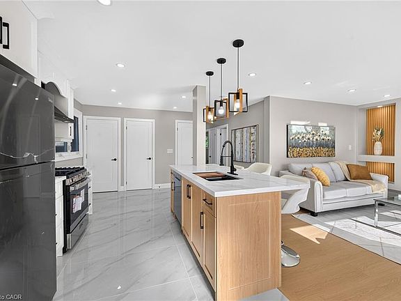 4th image of 135 Nugent Dr