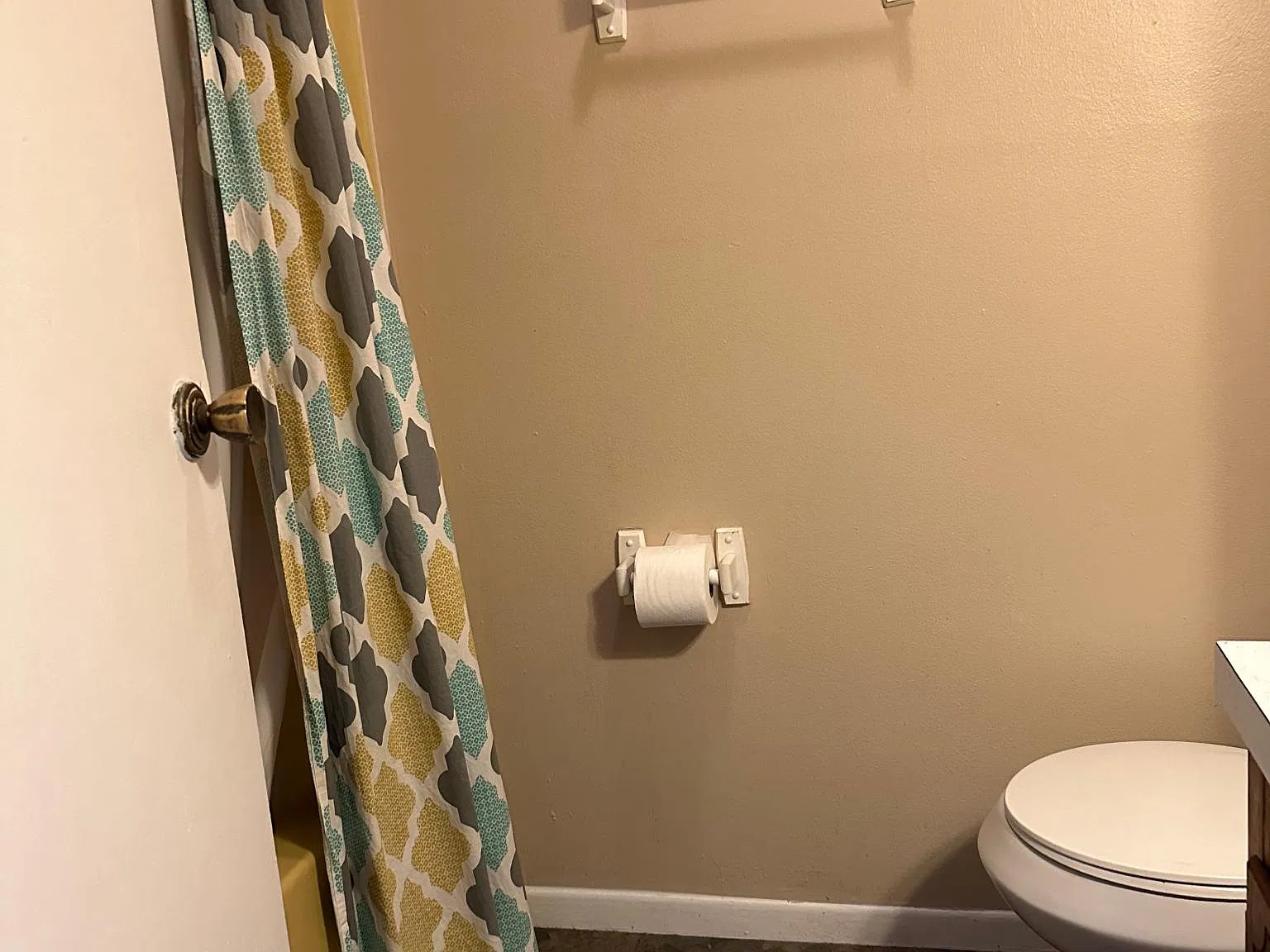 2 bed, 1.5 bath, $850 — Photo 2