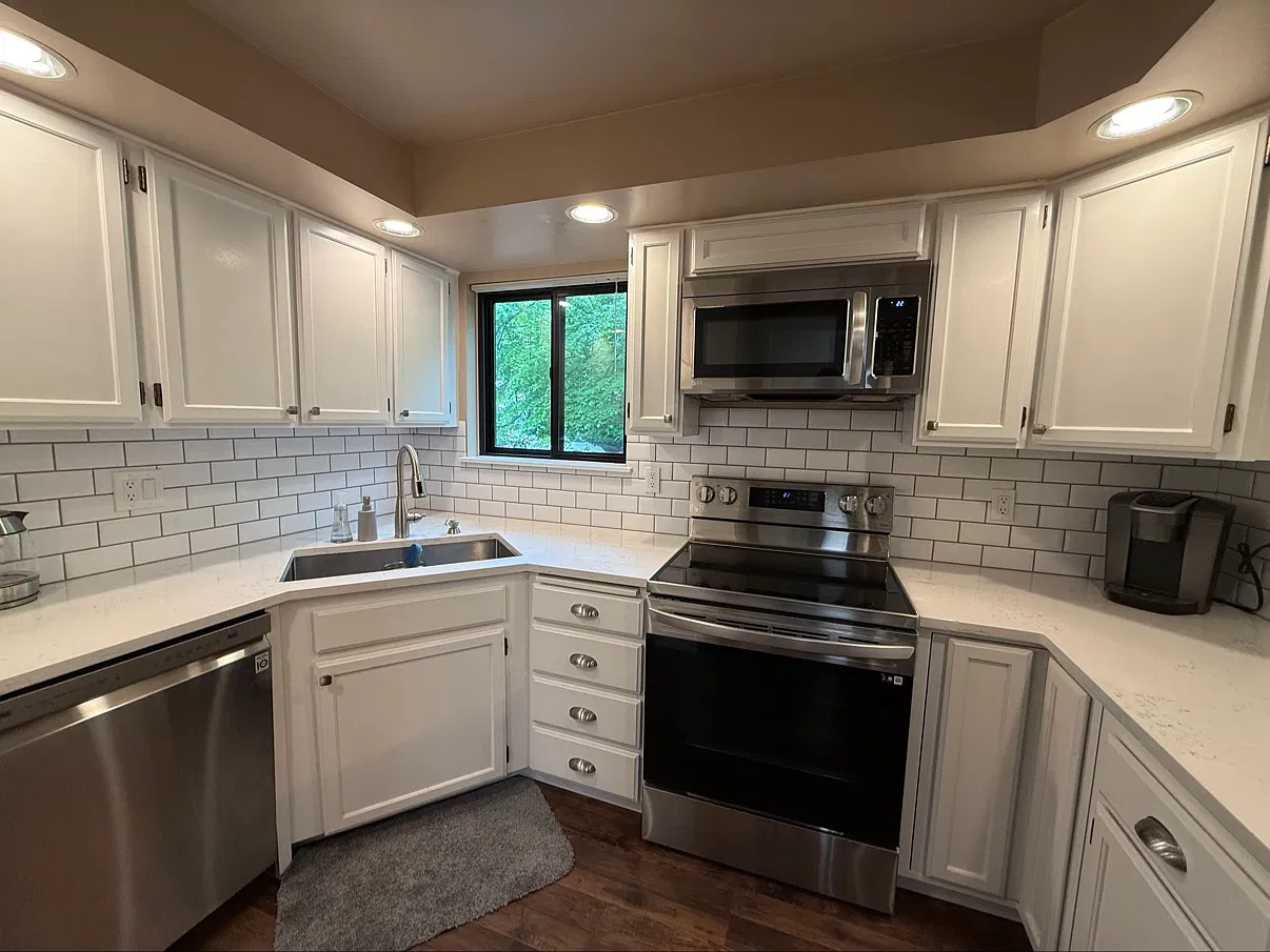 2 bed, 1100 sqft, $3,000 — Photo 4
