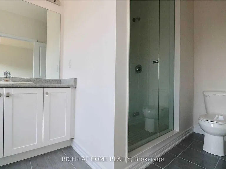9 Conarty Cres — Photo 12