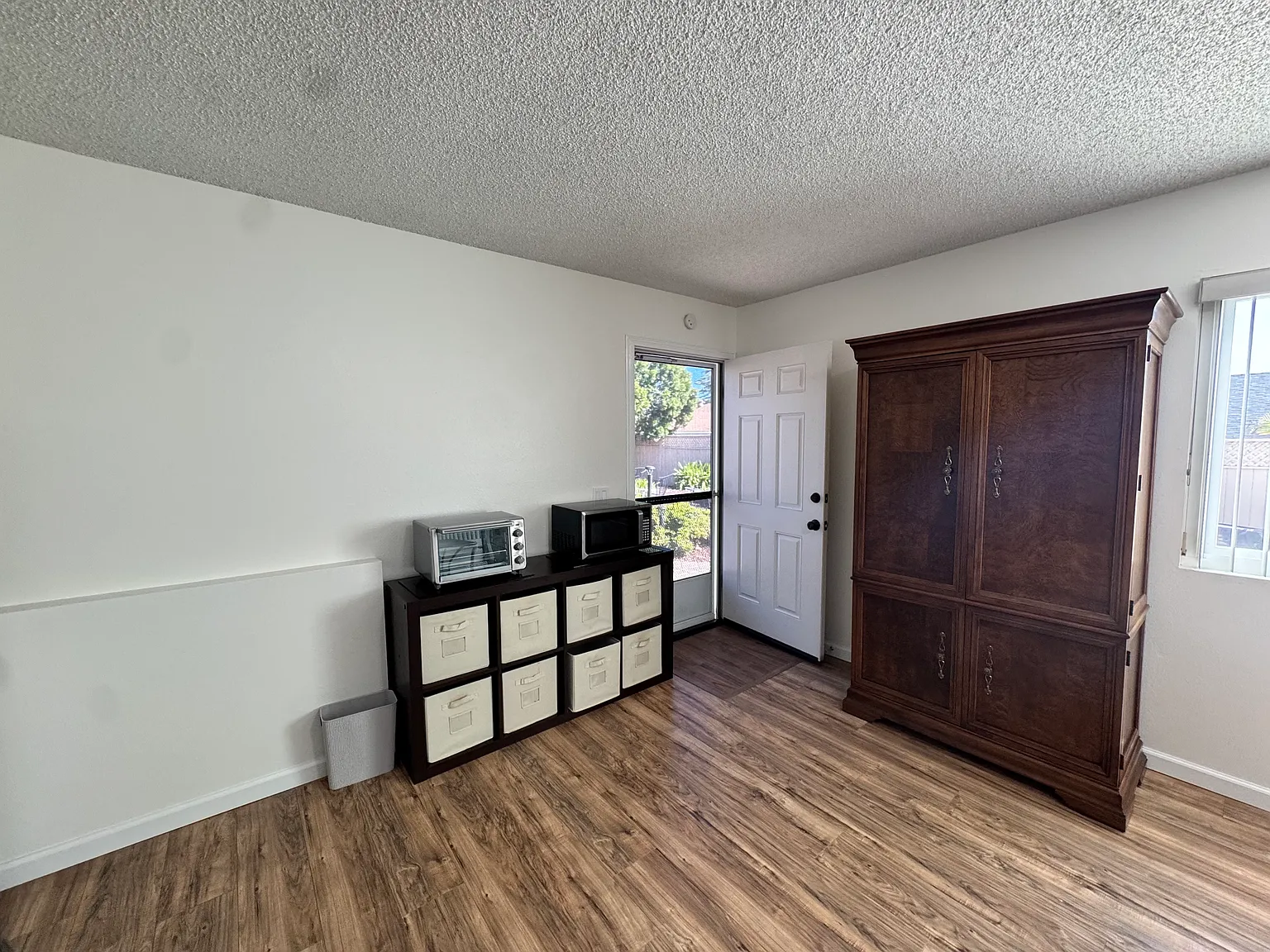 Studio, 600 sqft, $1,675 — Photo 4