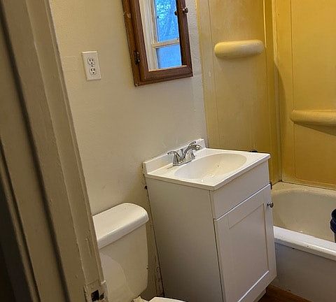 2nd image of 1347 Kingsley Ave