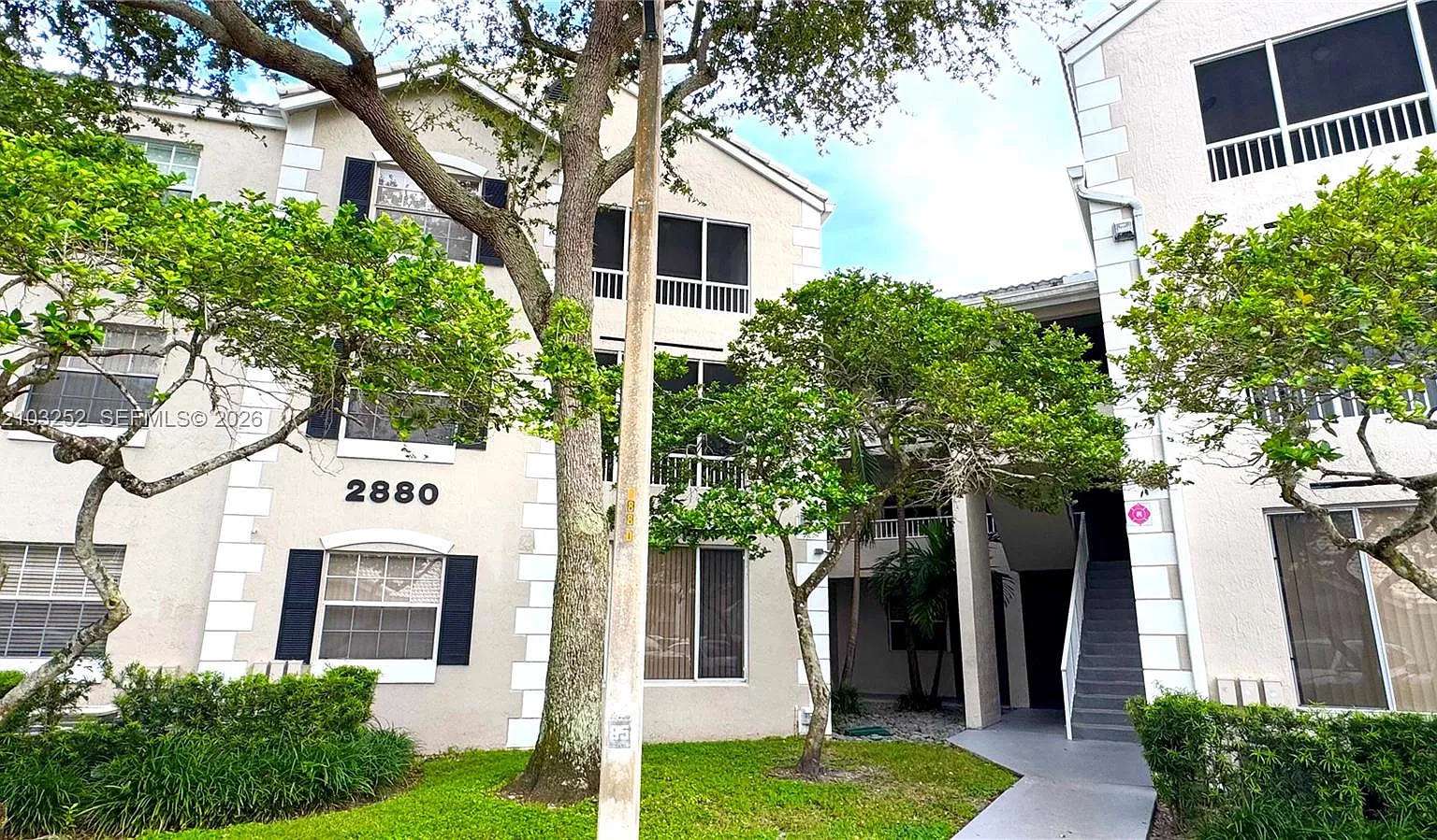 2880 N Oakland Forest Dr — Photo 1