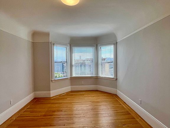4th image of 744 Oak St APT 7