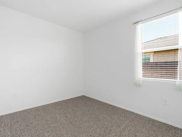1575 E Fletcher Dr — Photo 15