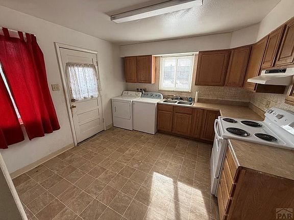4th image of 3507 Wedgewood Dr